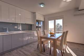 Апартаменты Villa Sandy Apartments Тиват Апартаменты с балконом-8