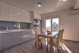 Апартаменты Villa Sandy Apartments Тиват Апартаменты с балконом-30